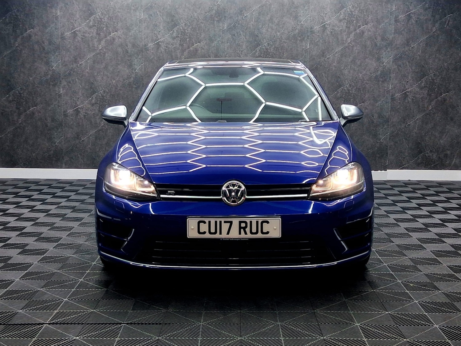 Used Volkswagen Golf 2017 for sale - 77431681: Photo 2