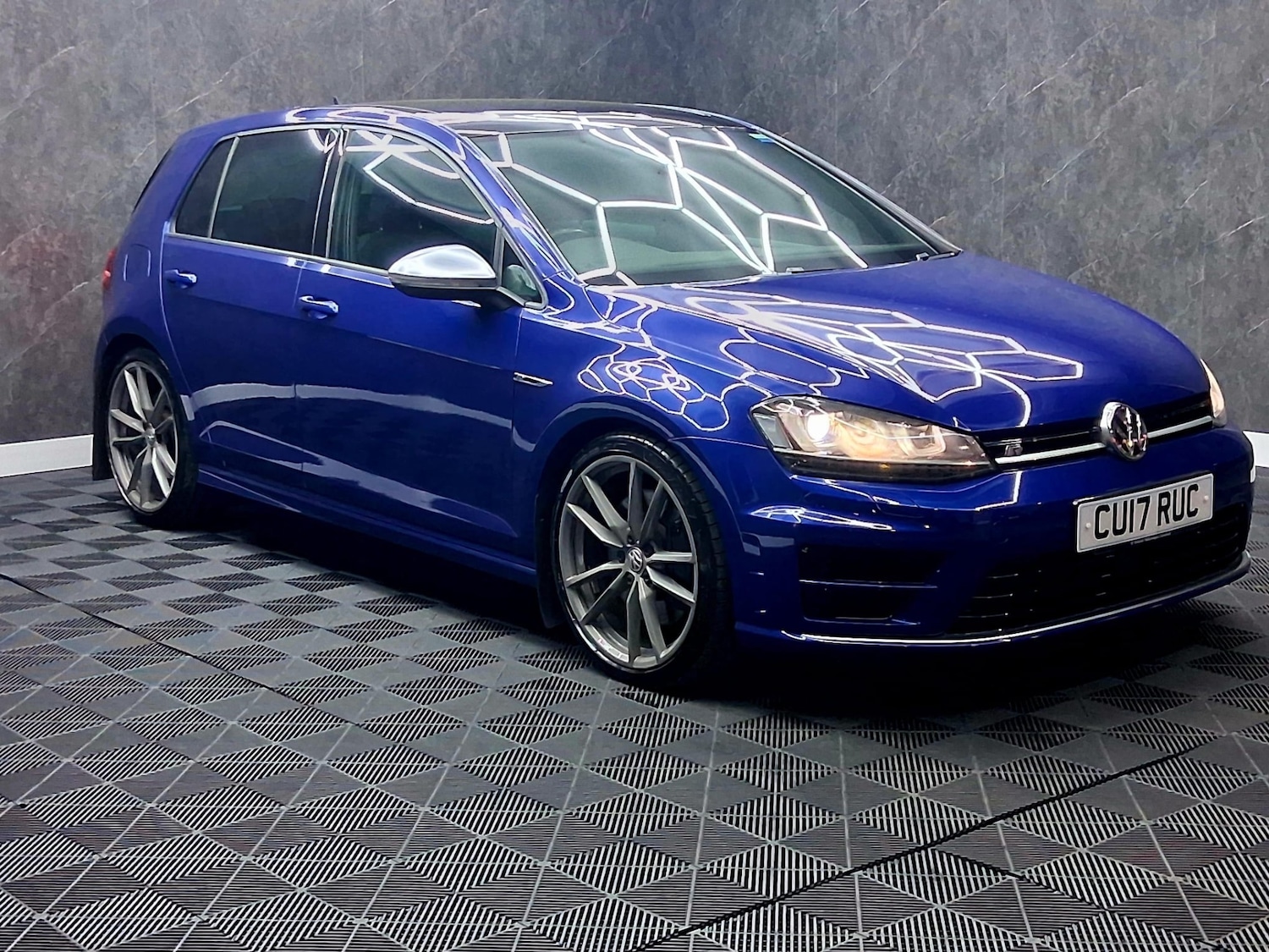 Used Volkswagen Golf 2017 for sale - 77431681: Photo 3