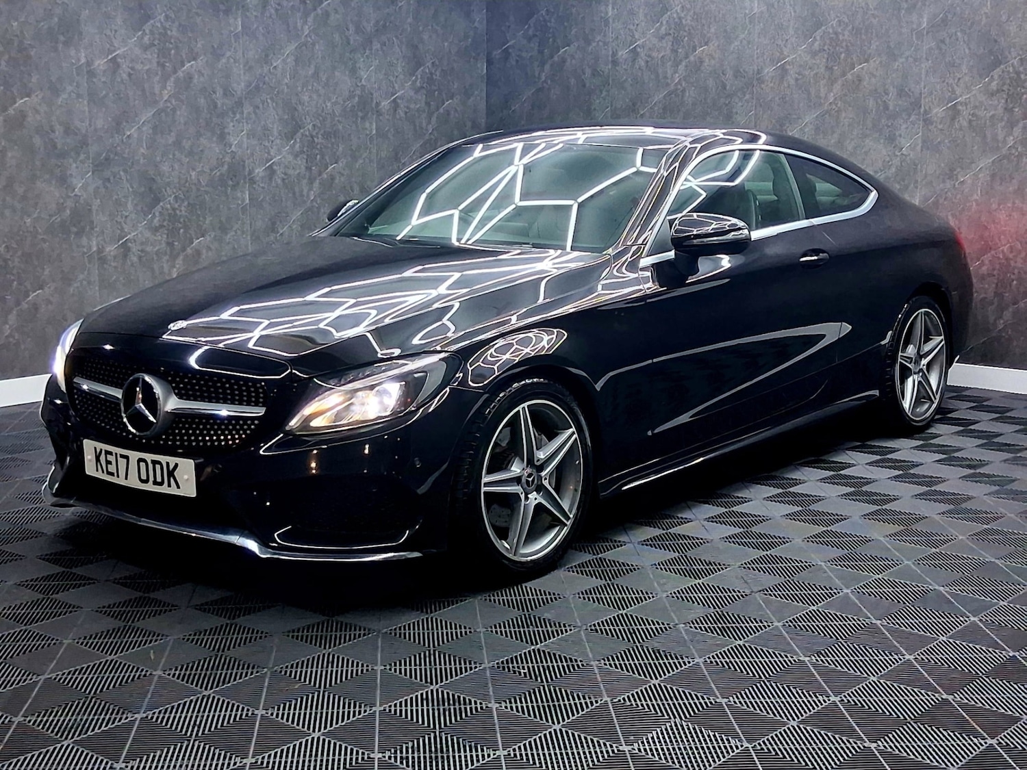 Used Mercedes-Benz C Class 2017 for sale - 77262428: Photo 7