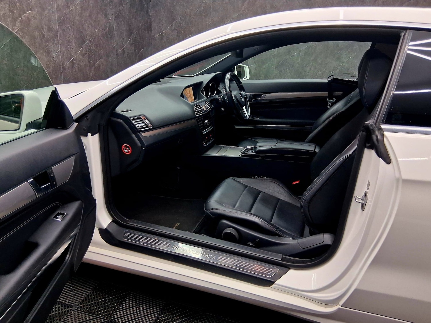 Used Mercedes-Benz E Class 2013 for sale - 77154690: Photo 12