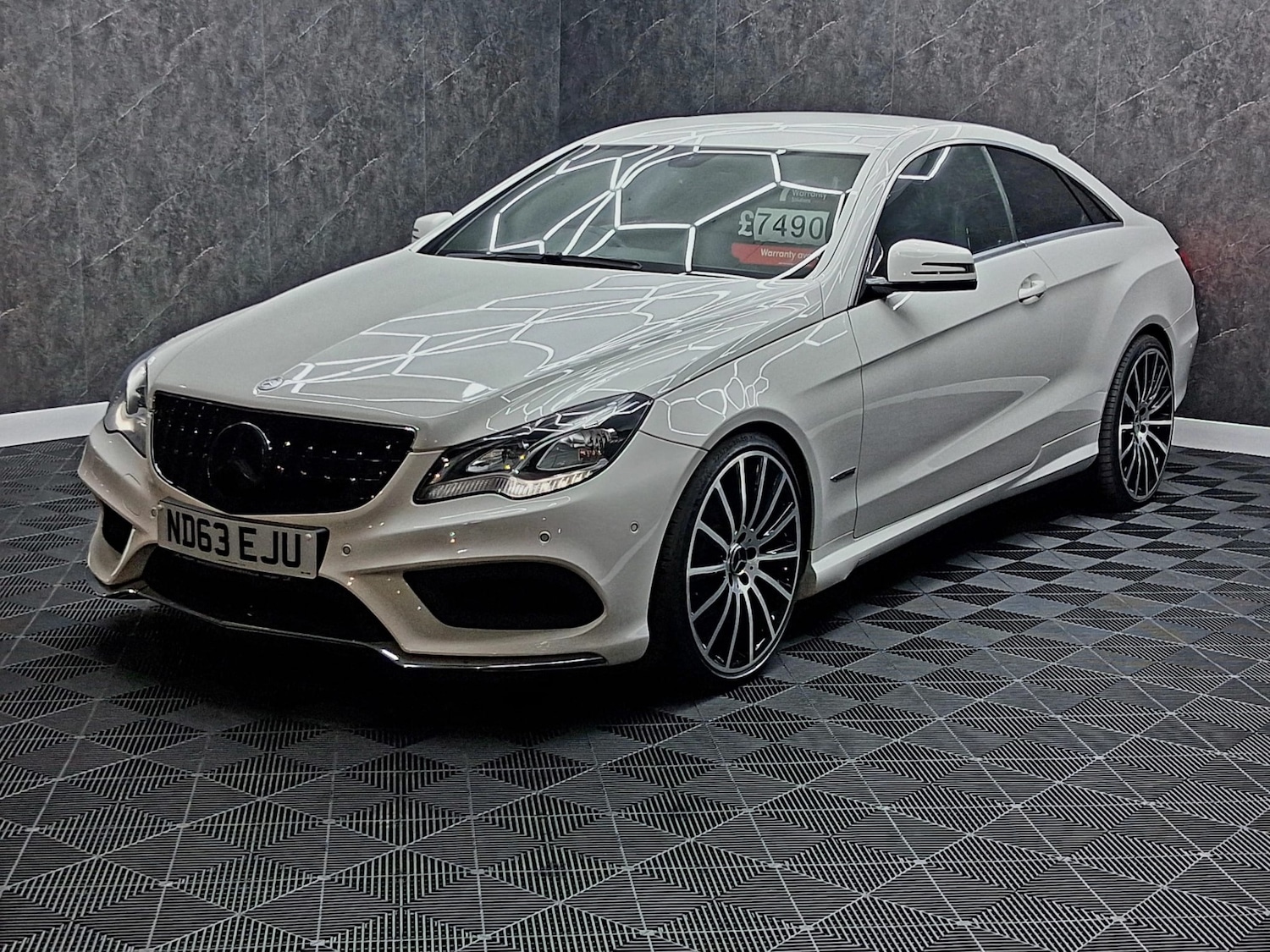 Used Mercedes-Benz E Class 2013 for sale - 77154690: Photo 2