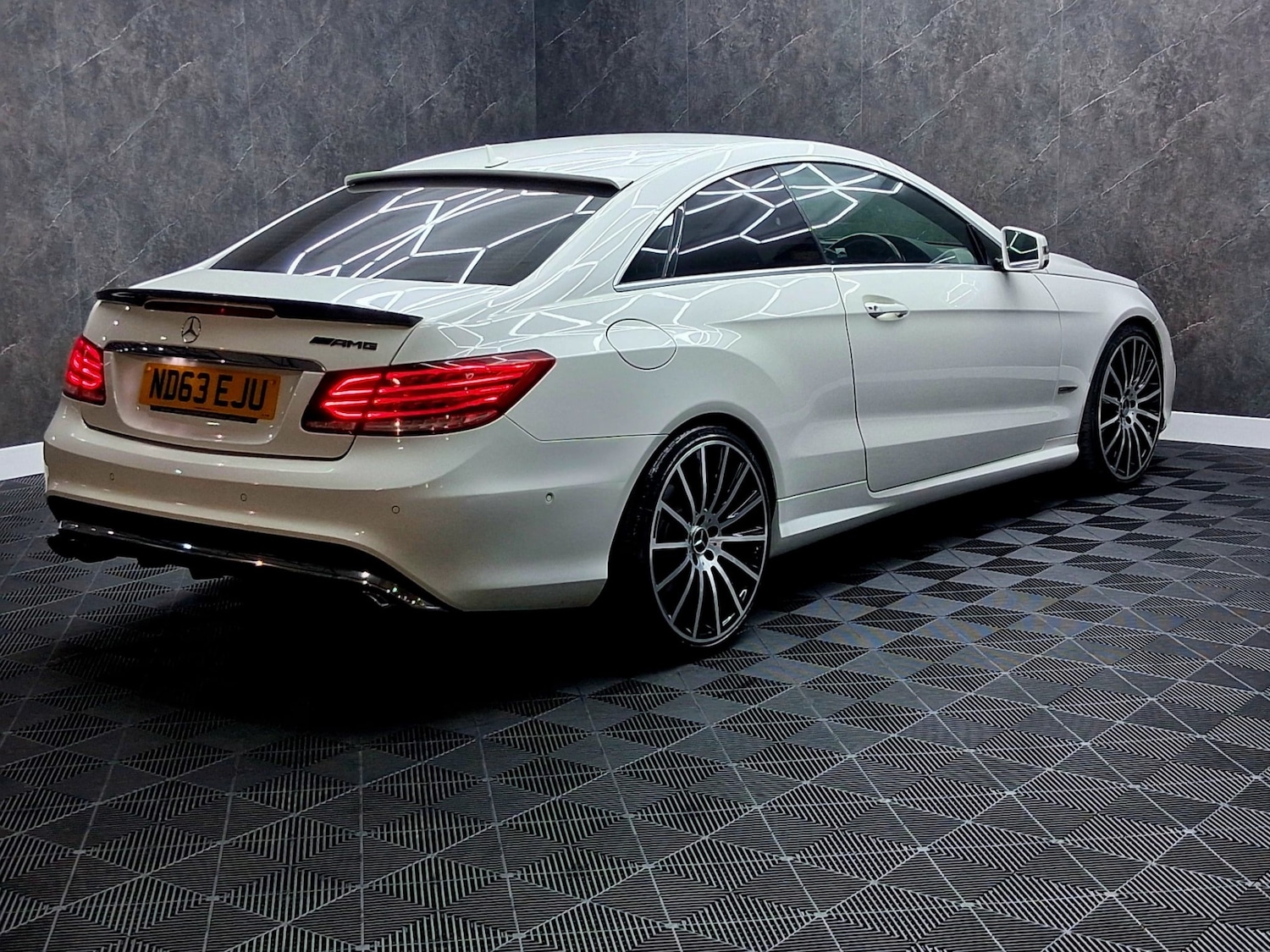 Used Mercedes-Benz E Class 2013 for sale - 77154690: Photo 7