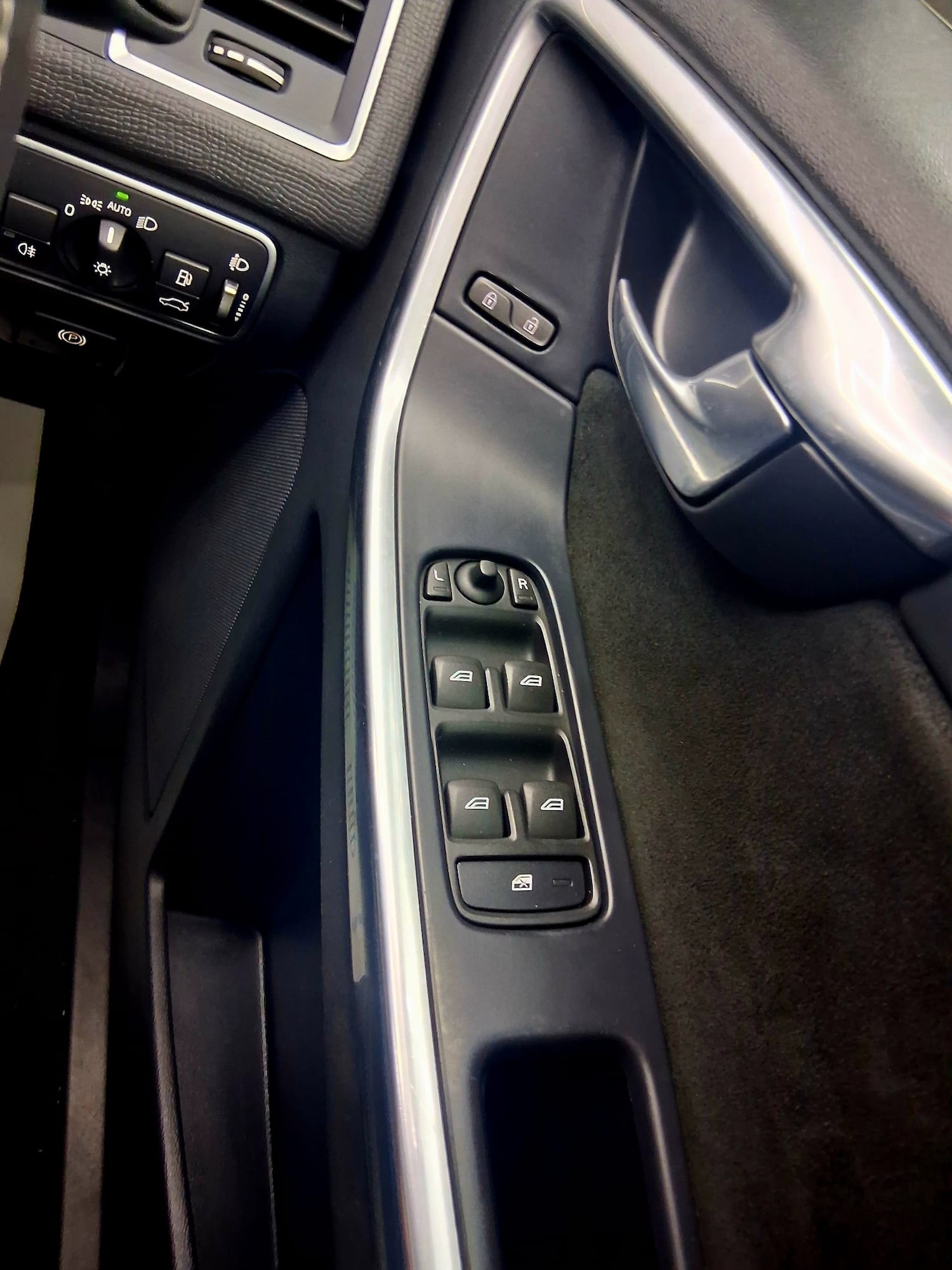 Used Volvo XC60 2017 for sale - 77138400: Photo 14