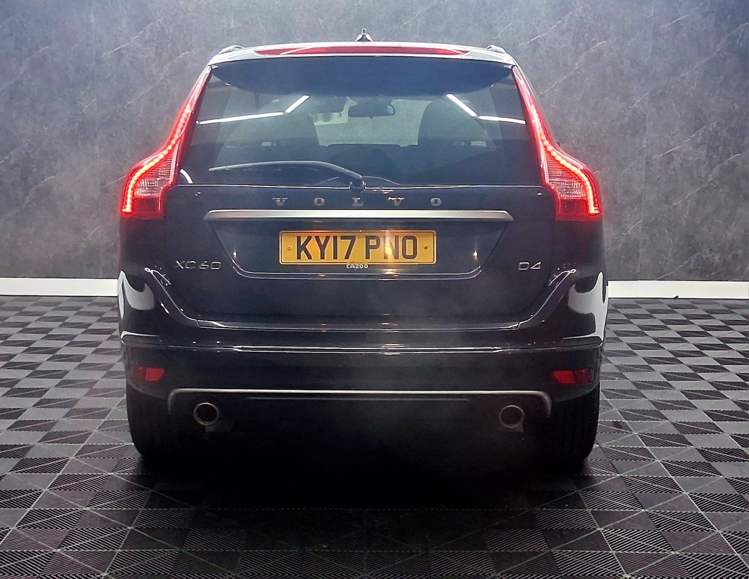 Used Volvo XC60 2017 for sale - 77138400: Photo 4