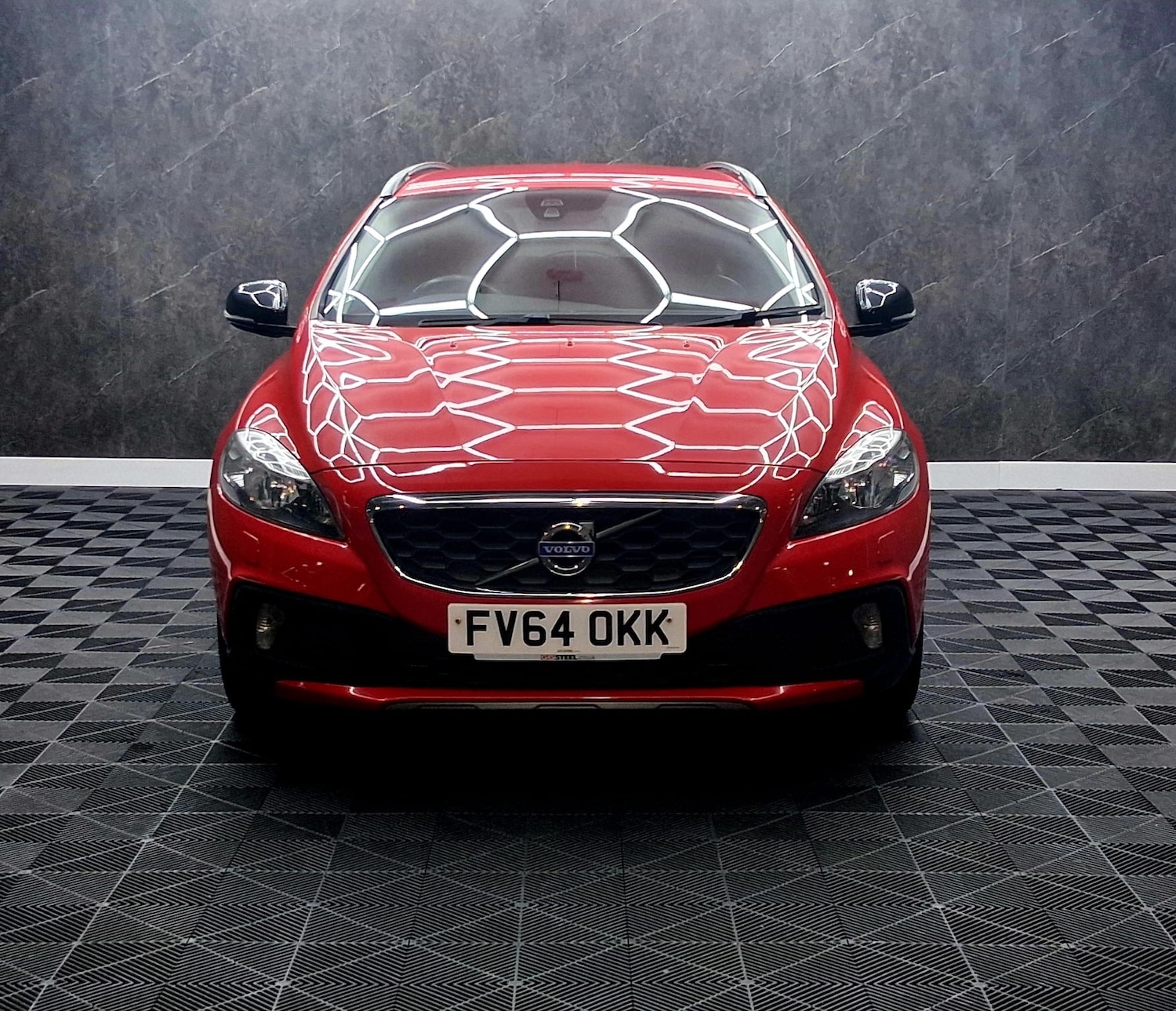 Used Volvo V40 2014 for sale - 77241940: Photo 3