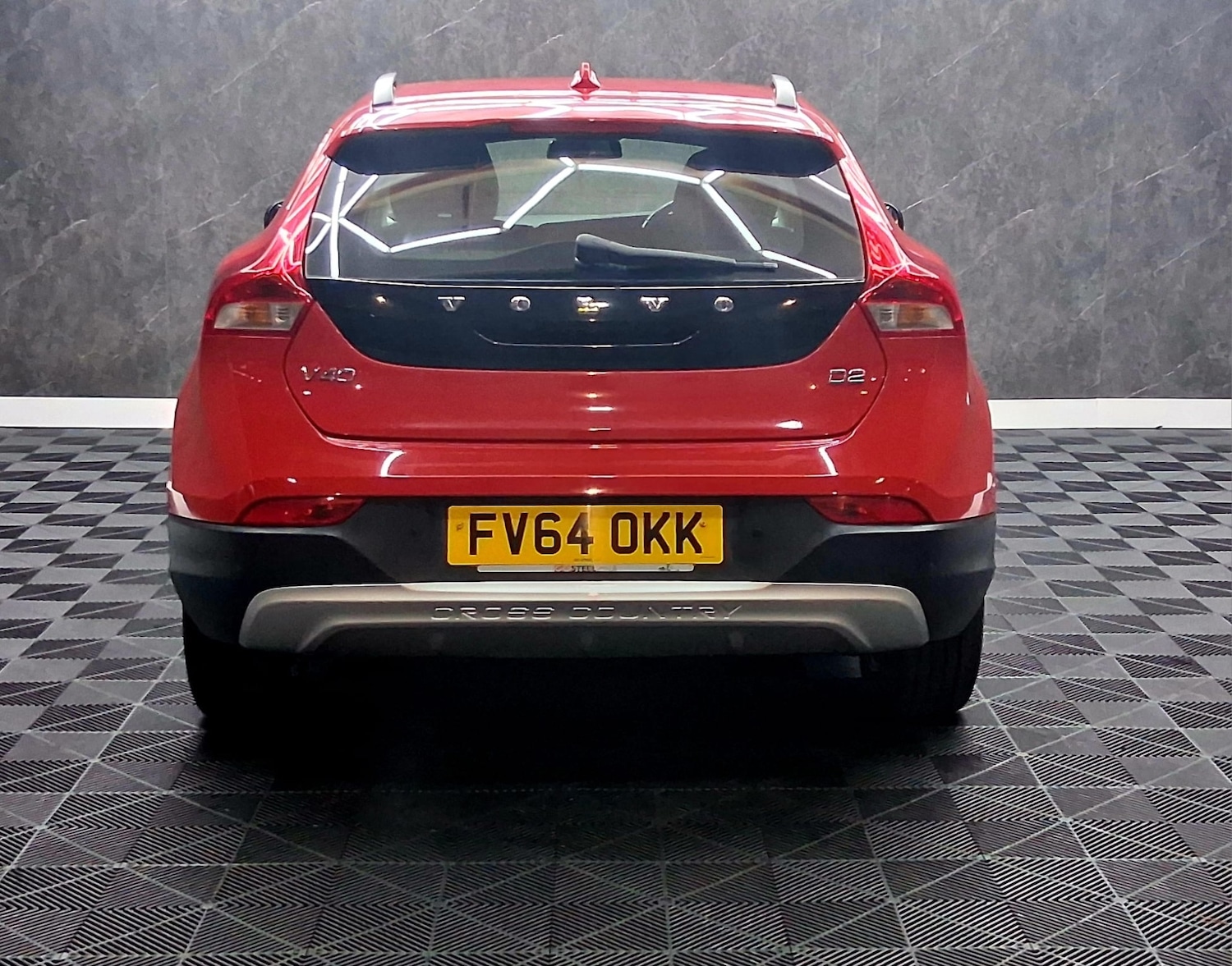 Used Volvo V40 2014 for sale - 77241940: Photo 4