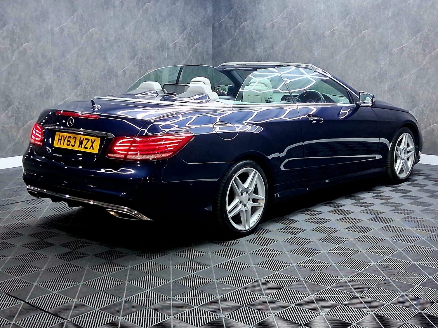 Used Mercedes-Benz E Class 2013 for sale - 77610343: Photo 10