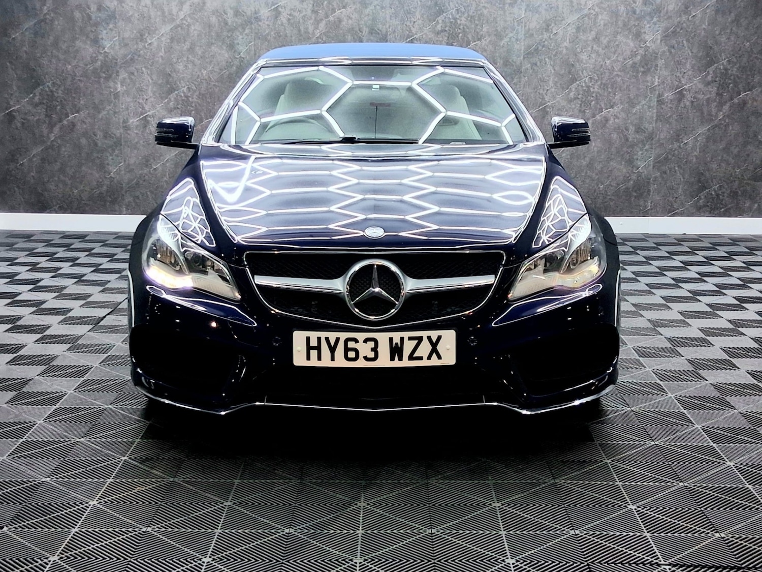 Used Mercedes-Benz E Class 2013 for sale - 77610343: Photo 2