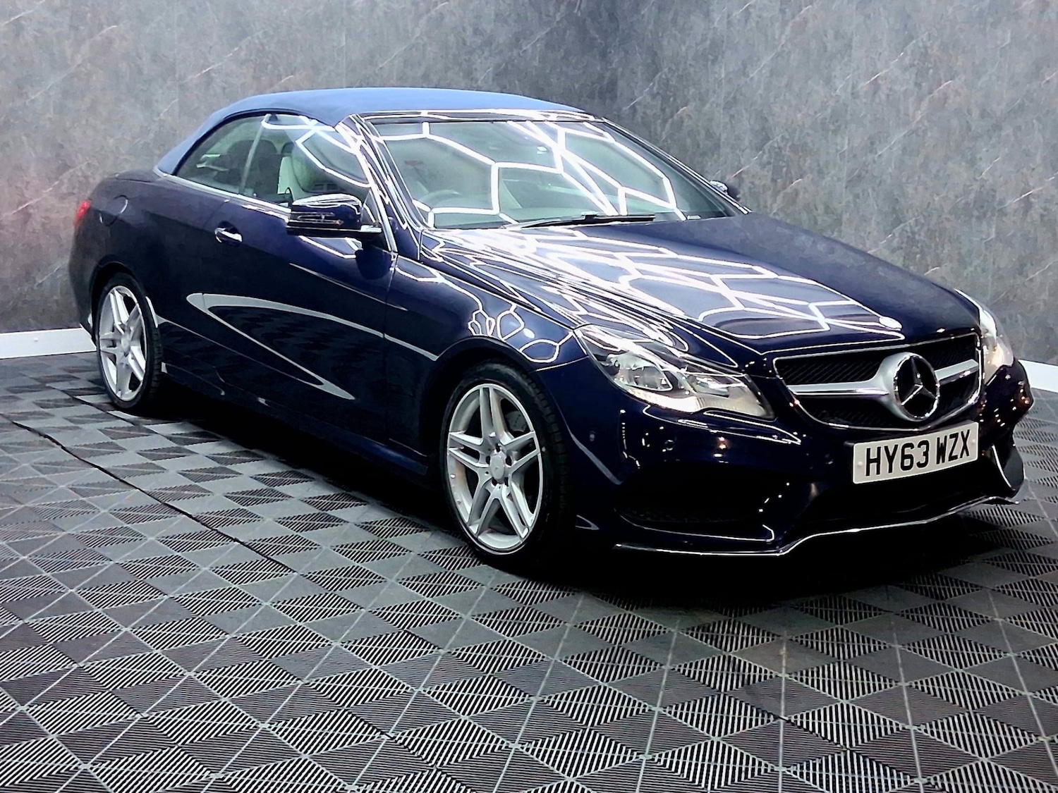 Used Mercedes-Benz E Class 2013 for sale - 77610343: Photo 4