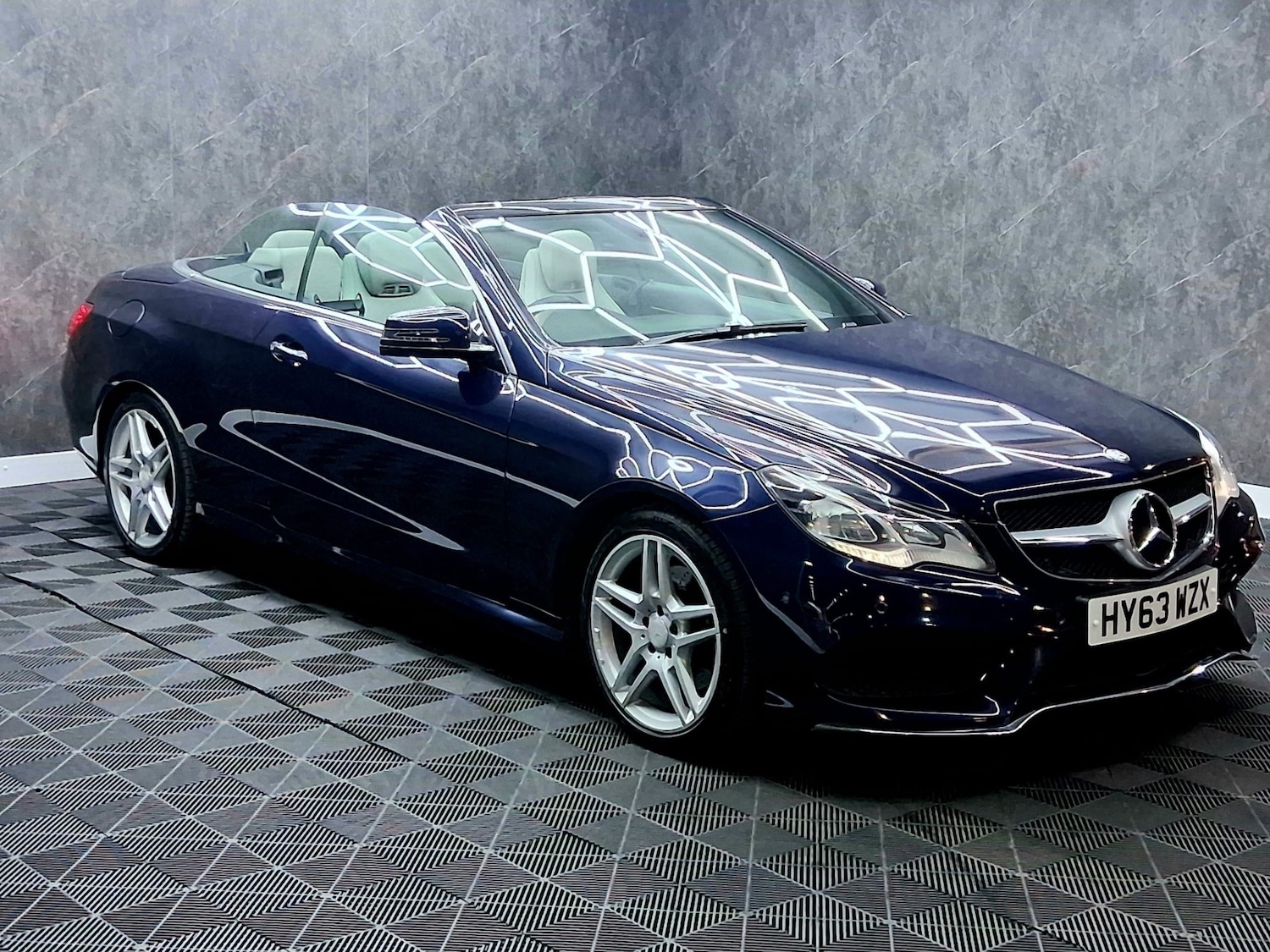 Used Mercedes-Benz E Class 2013 for sale - 77610343: Photo 6