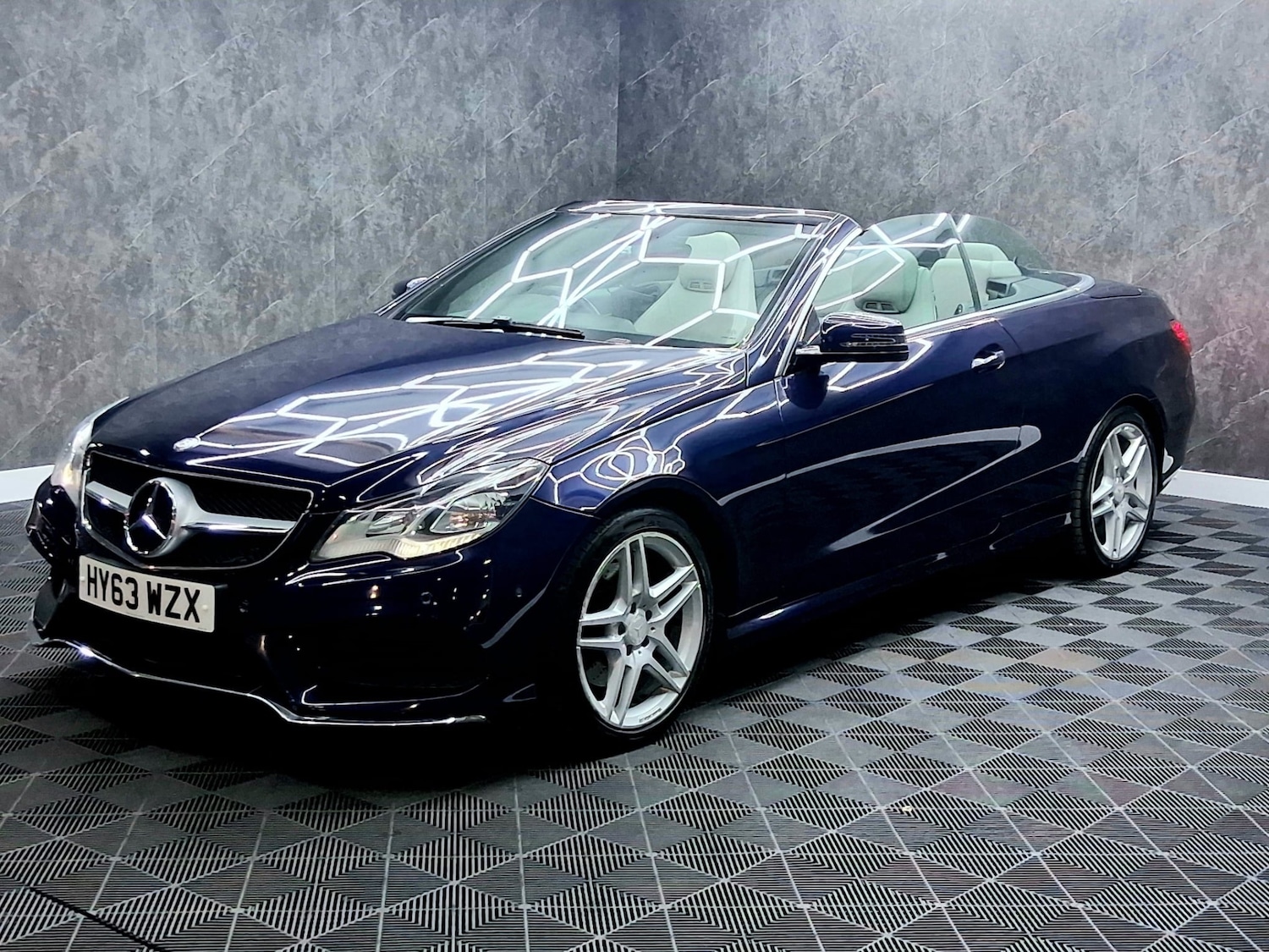 Used Mercedes-Benz E Class 2013 for sale - 77610343: Photo 7