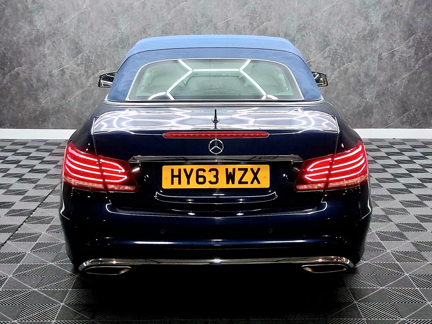 Used Mercedes-Benz E Class 2013 for sale - 77610343: Photo 8