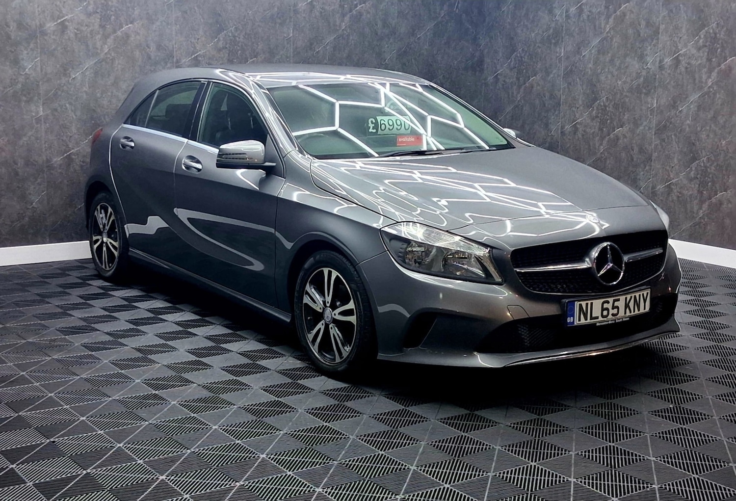 Used Mercedes-Benz A-Class 2015 for sale - 77162117: Photo 2