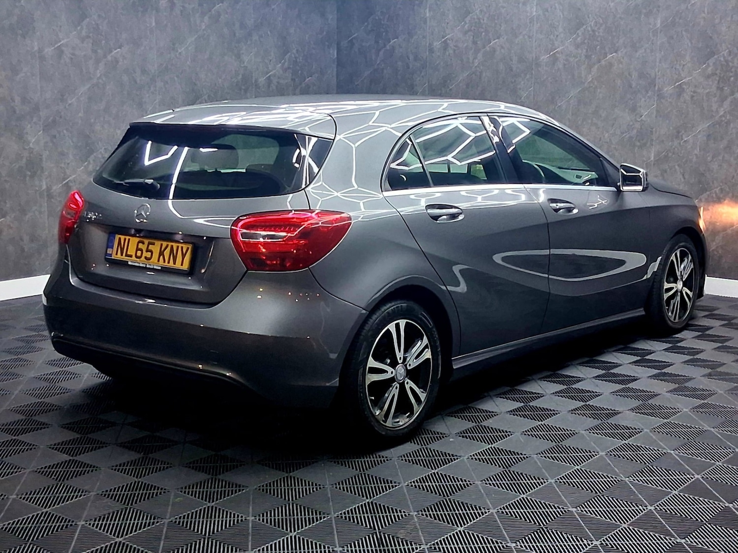 Used Mercedes-Benz A-Class 2015 for sale - 77162117: Photo 6