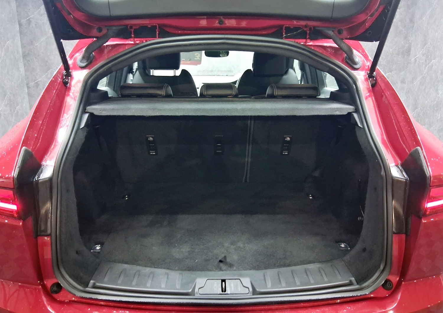 Used Jaguar E-Pace 2019 for sale - 77137560: Photo 12