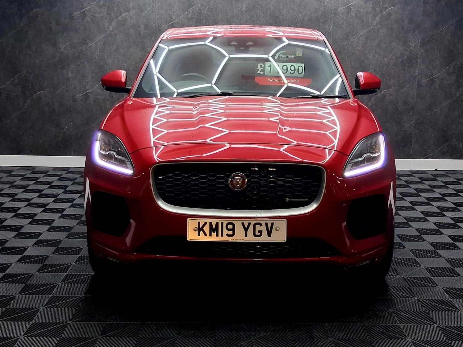 Used Jaguar E-Pace 2019 for sale - 77137560: Photo 2