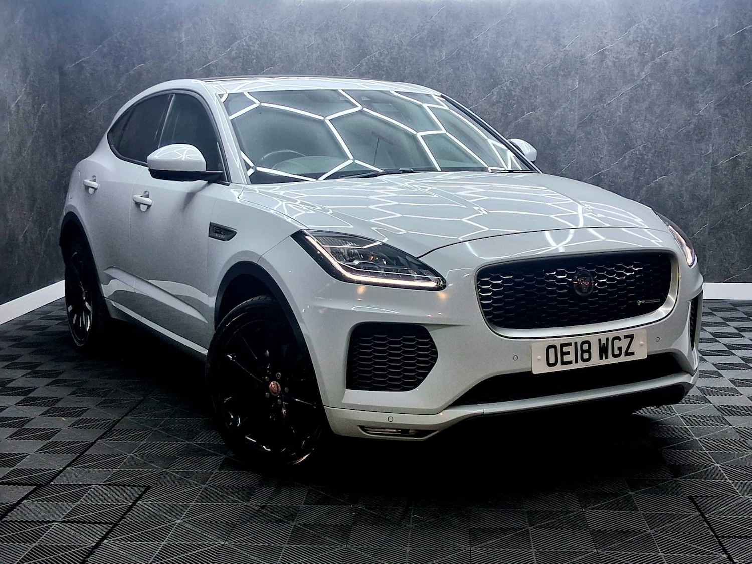 Used Jaguar E-Pace 2018 for sale - 77989368: Photo 1