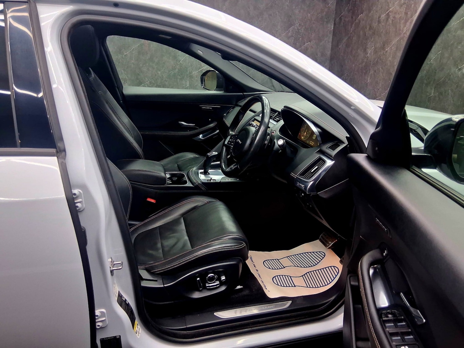 Used Jaguar E-Pace 2018 for sale - 77989368: Photo 10