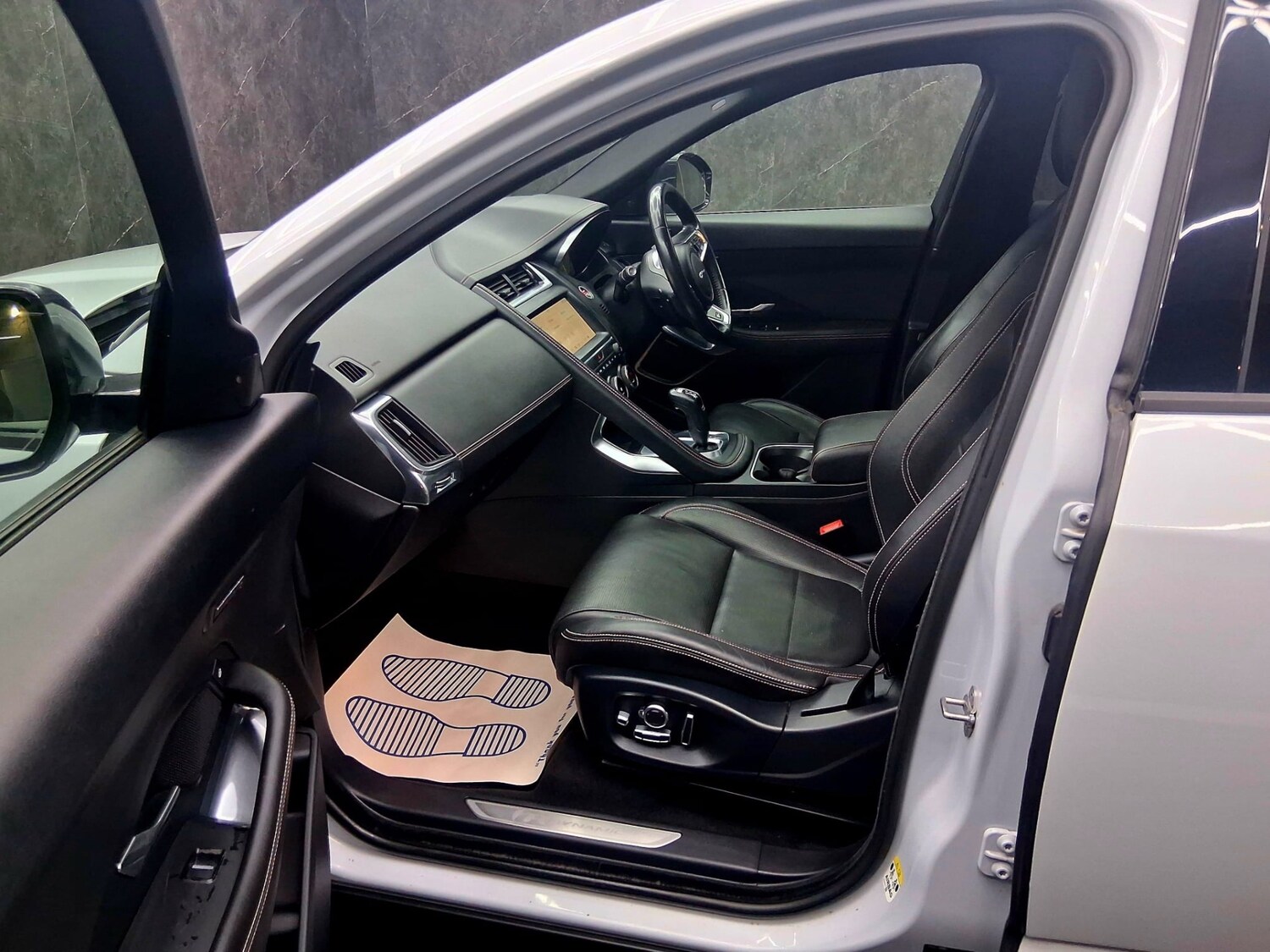 Used Jaguar E-Pace 2018 for sale - 77989368: Photo 12