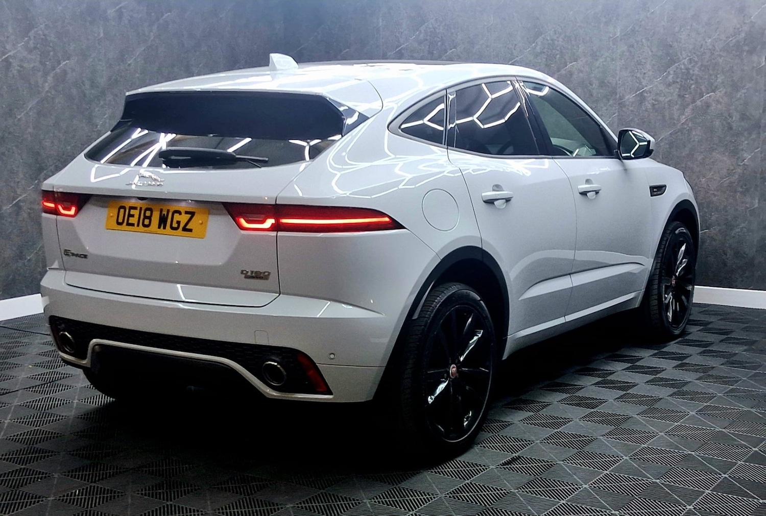 Used Jaguar E-Pace 2018 for sale - 77989368: Photo 7