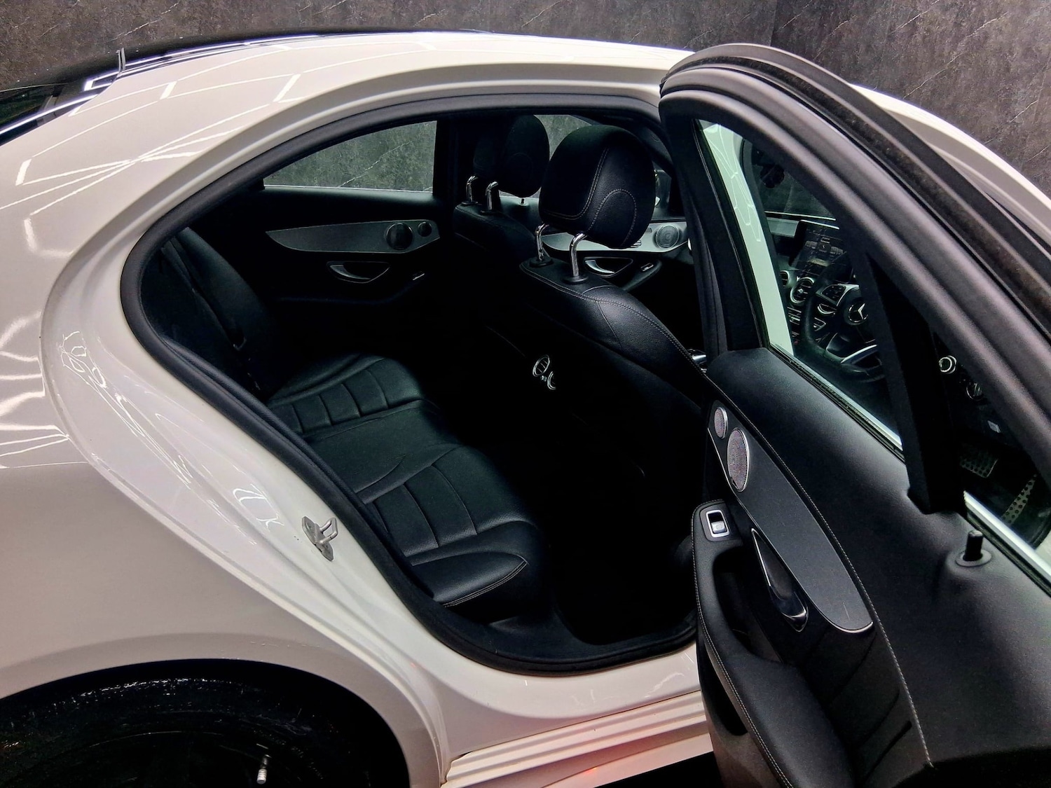 Used Mercedes-Benz C Class 2015 for sale - 77622866: Photo 10