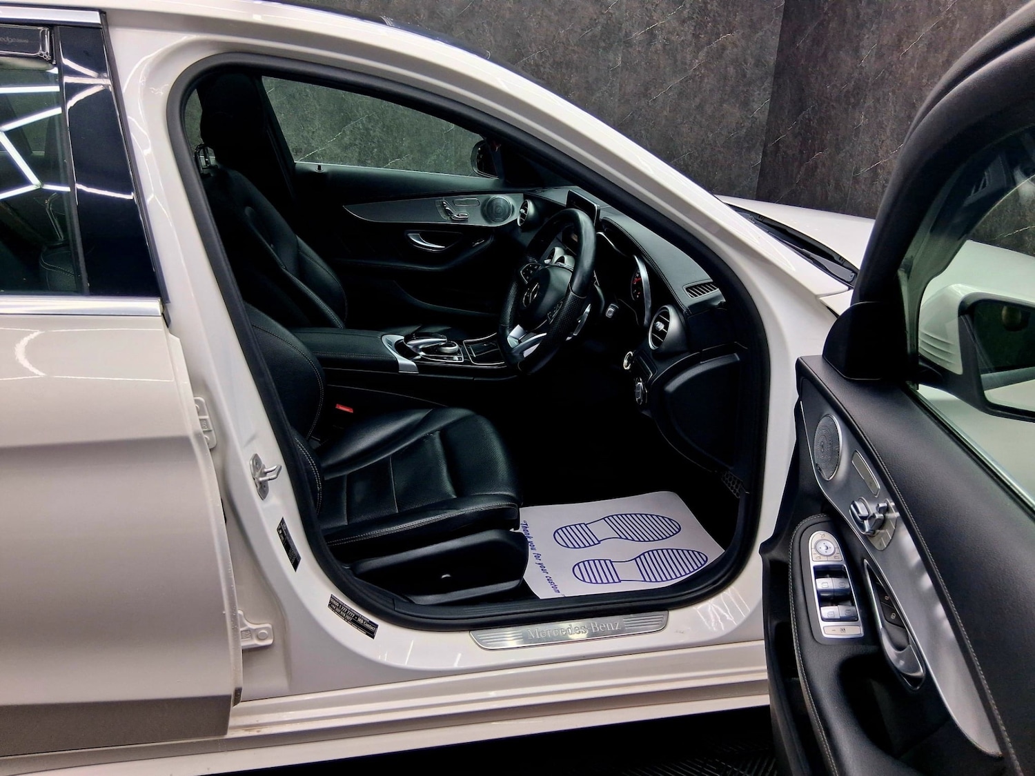 Used Mercedes-Benz C Class 2015 for sale - 77622866: Photo 17
