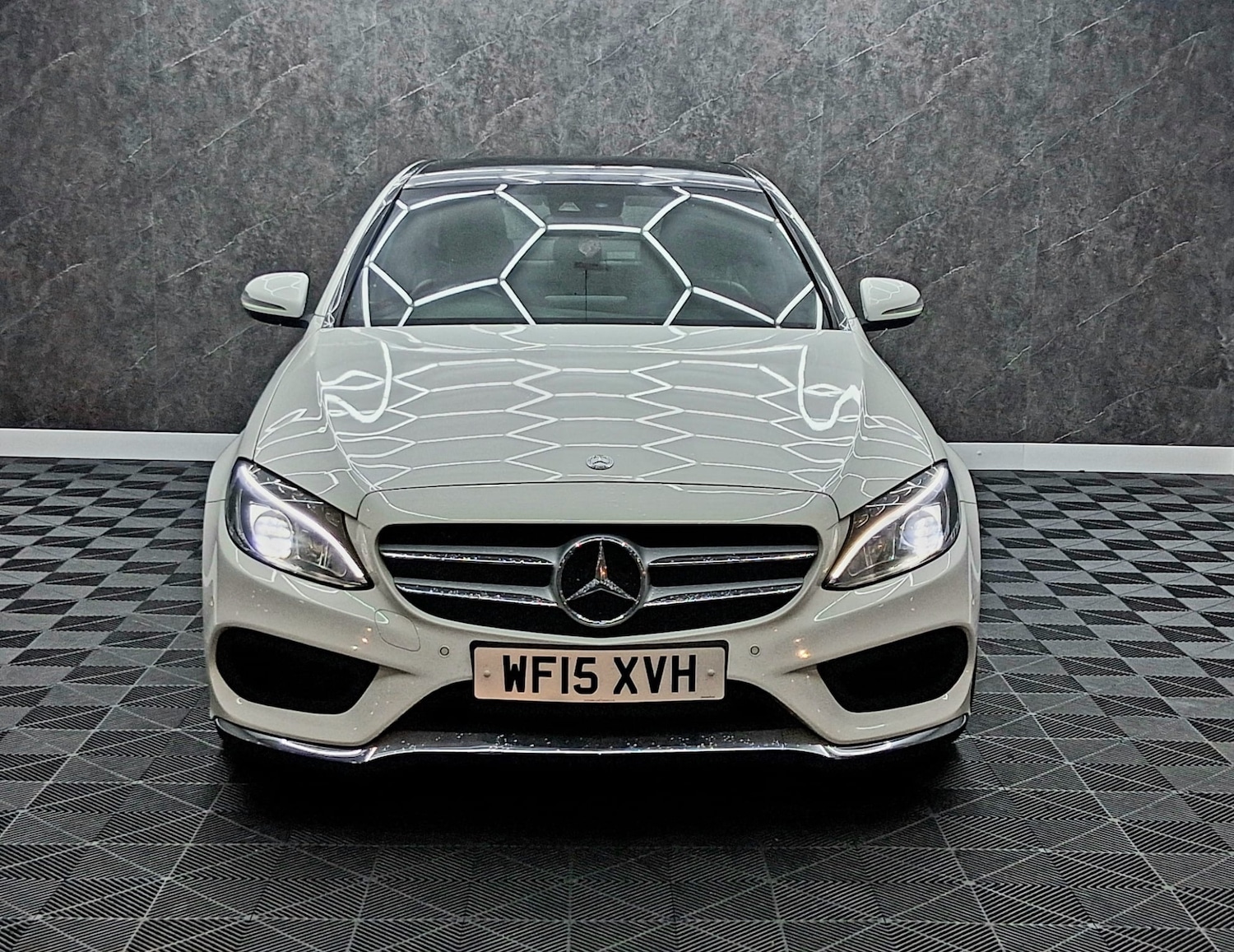 Used Mercedes-Benz C Class 2015 for sale - 77622866: Photo 2