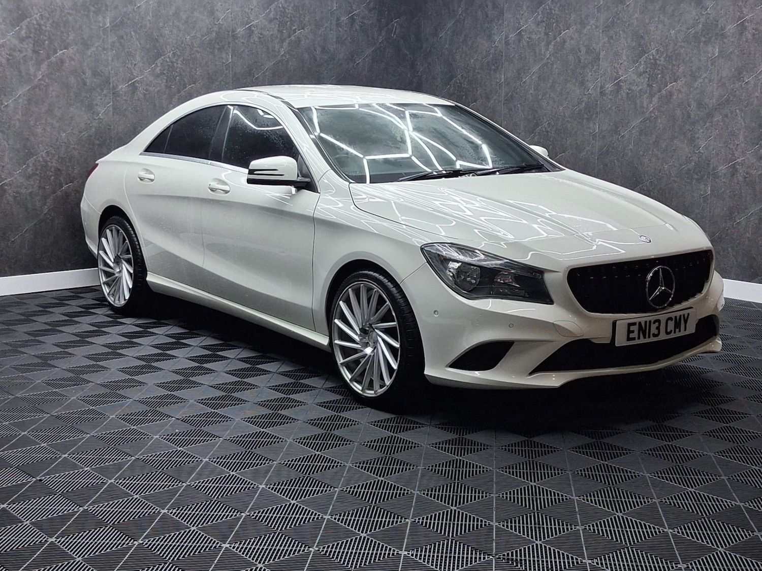 Used Mercedes-Benz CLA 2013 for sale - 77140225: Photo 2