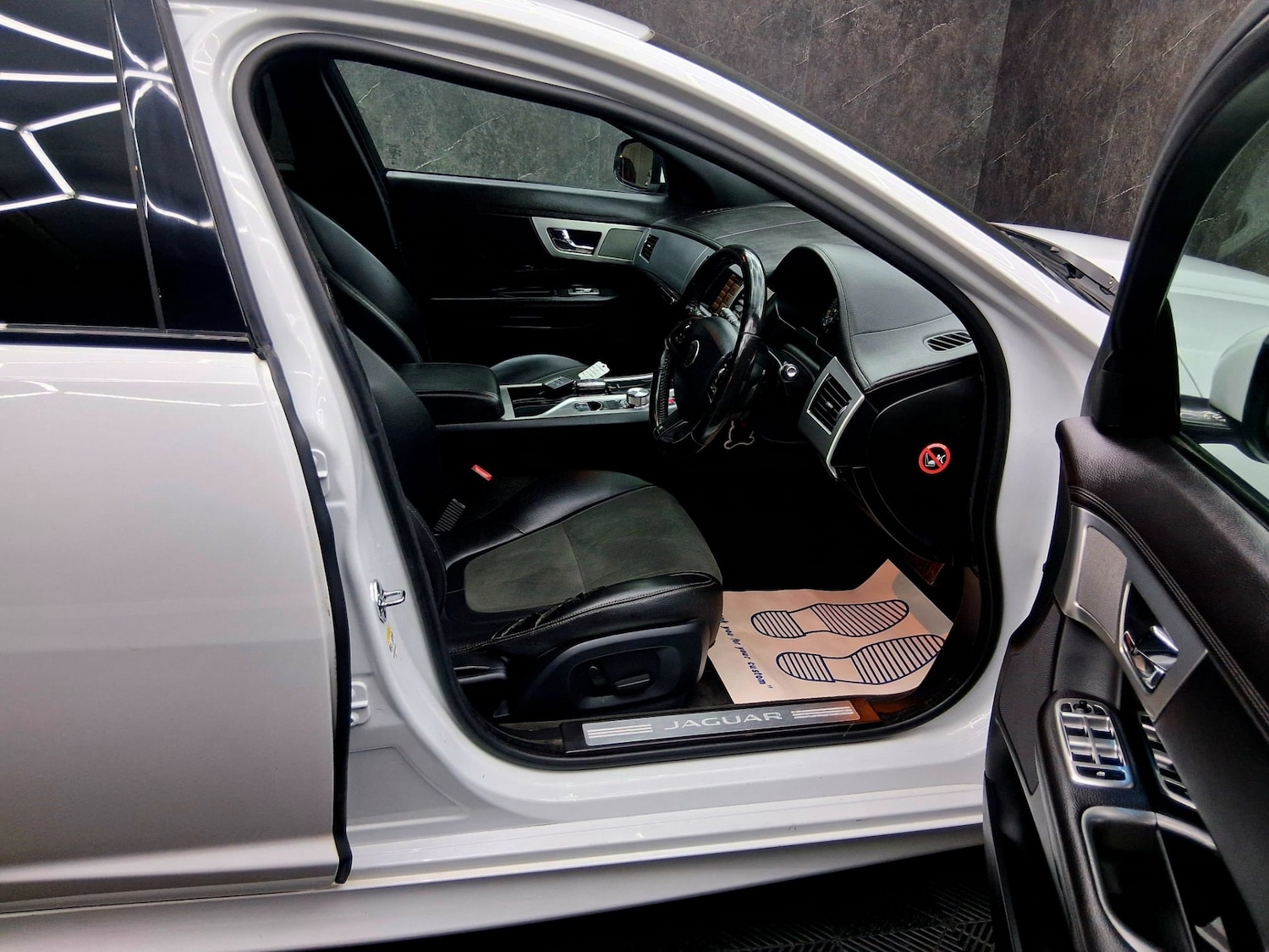 Used Jaguar XF 2014 for sale - 78028038: Photo 13