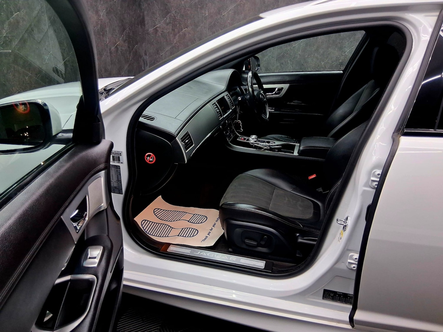 Used Jaguar XF 2014 for sale - 78028038: Photo 16