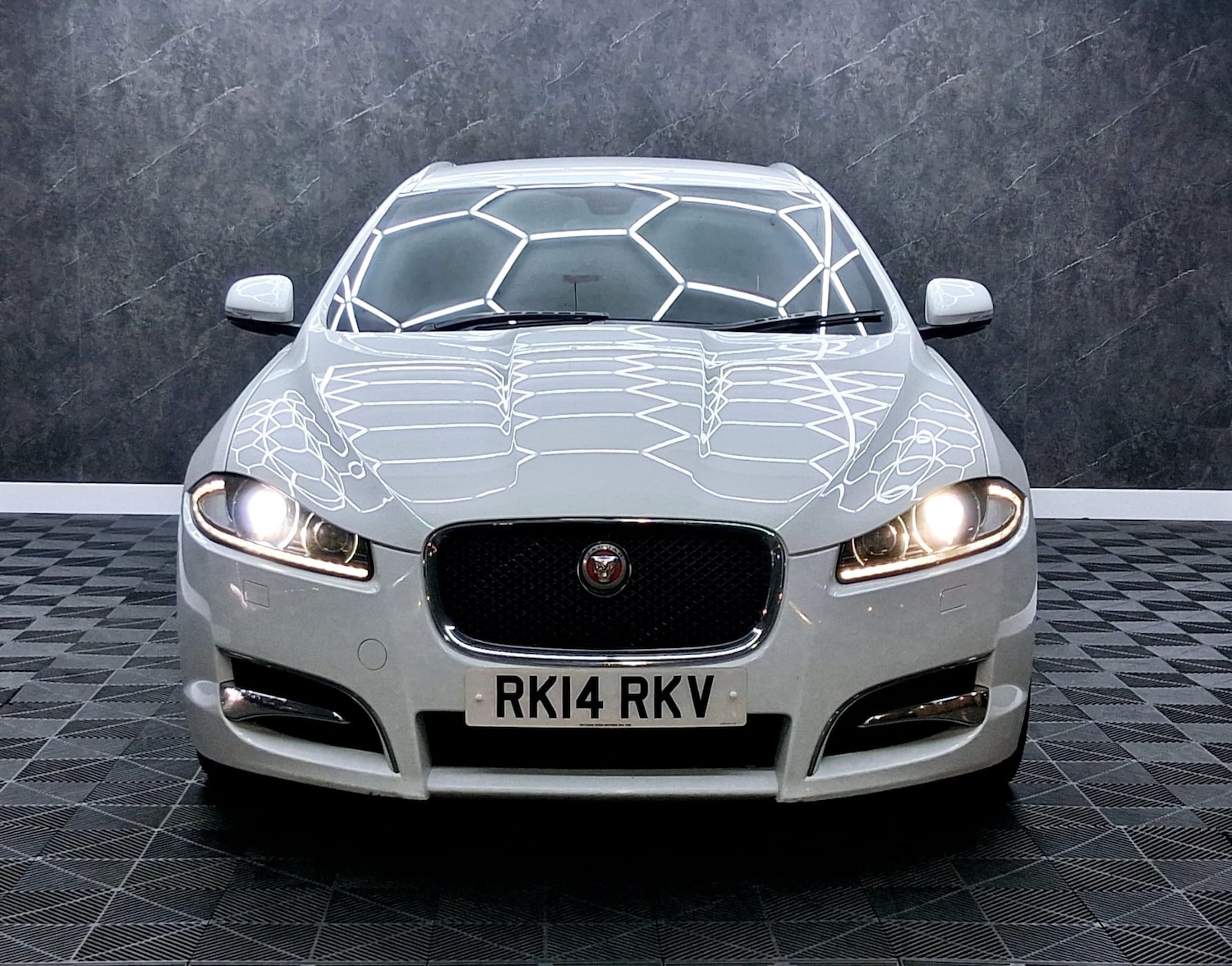 Used Jaguar XF 2014 for sale - 78028038: Photo 3