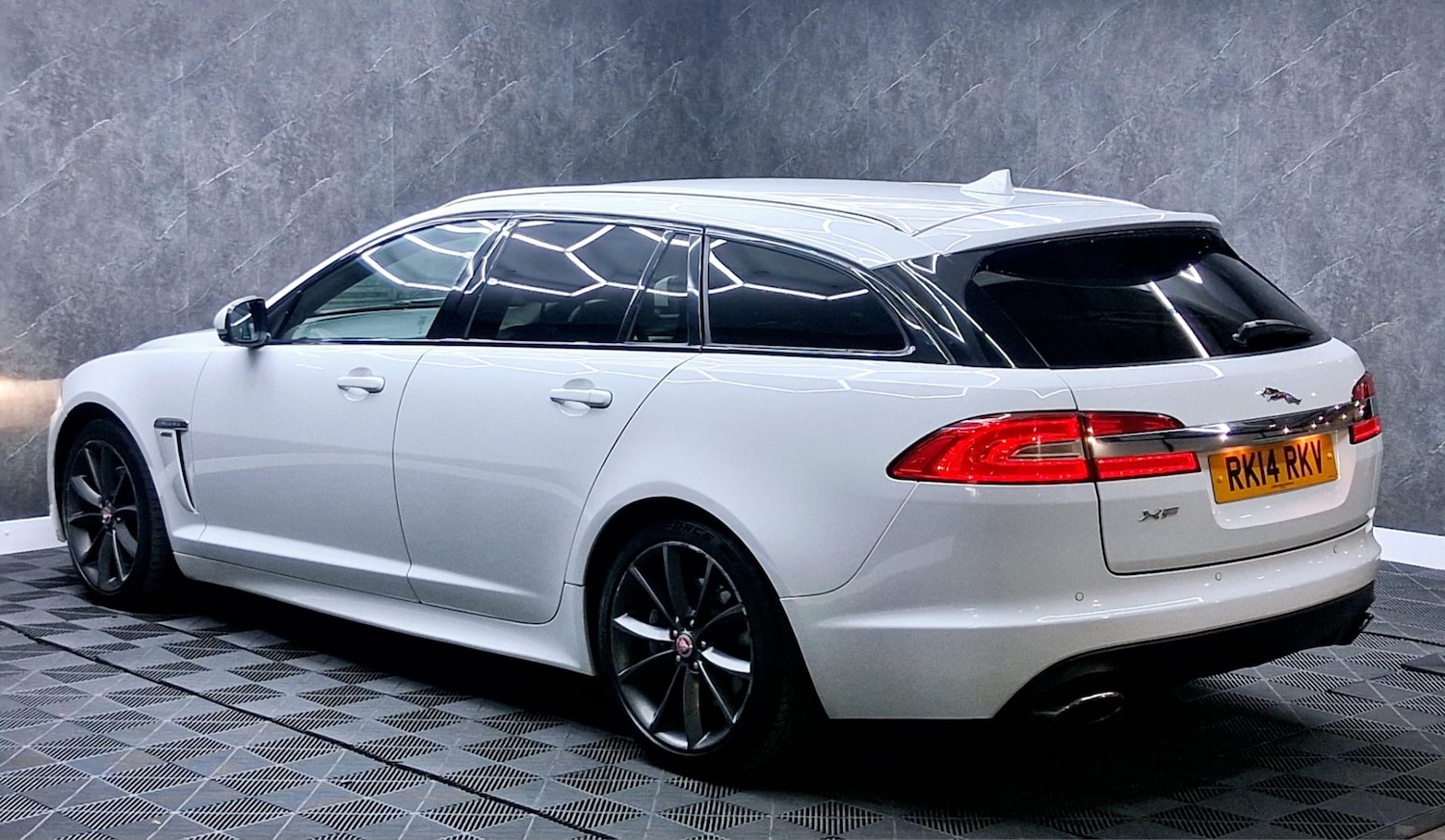 Used Jaguar XF 2014 for sale - 78028038: Photo 5