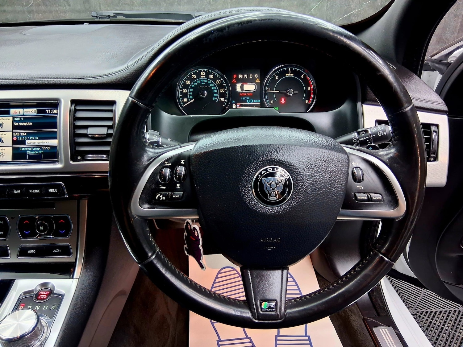 Used Jaguar XF 2014 for sale - 78028038: Photo 8