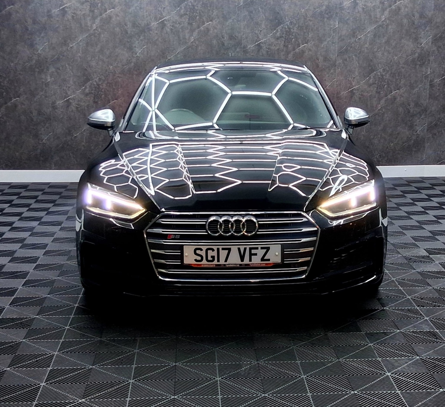 Used Audi A5 2017 for sale - 77476952: Photo 2