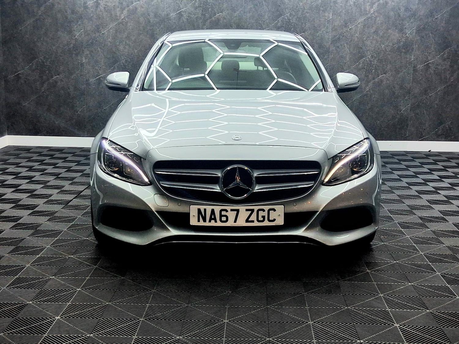 Used Mercedes-Benz C Class 2017 for sale - 77603432: Photo 3