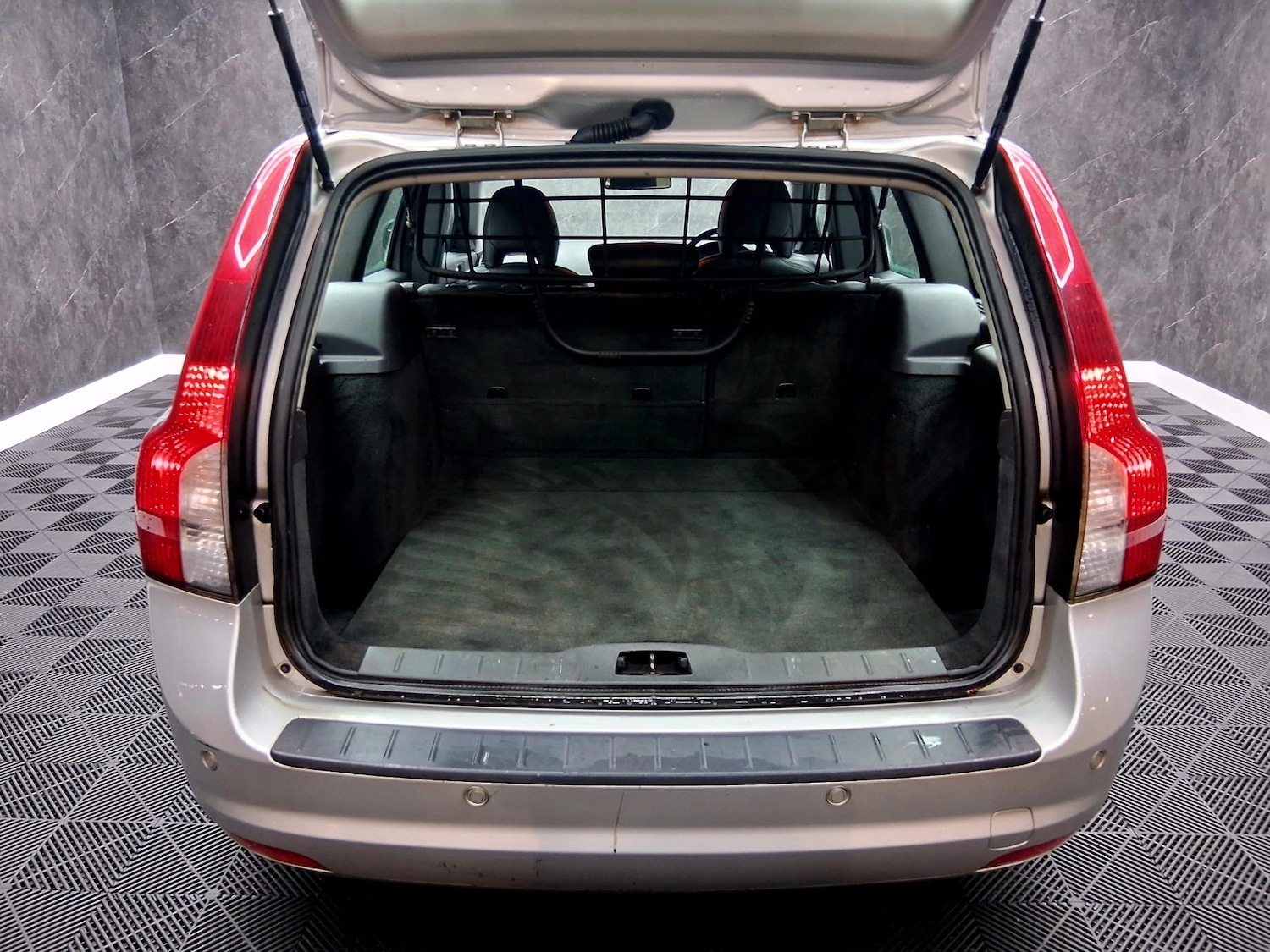 Used Volvo V50 2012 for sale - 77393428: Photo 15