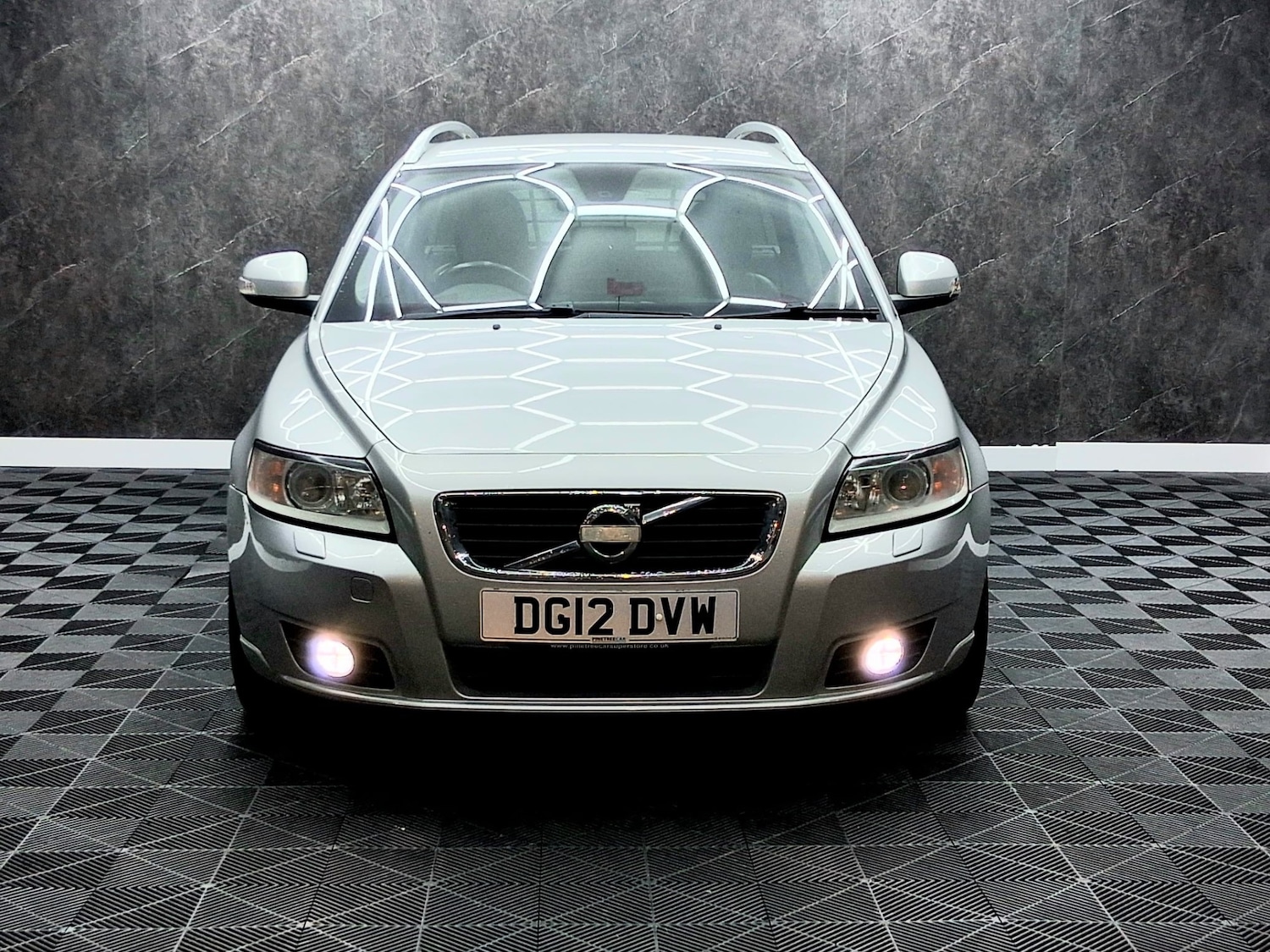 Used Volvo V50 2012 for sale - 77393428: Photo 3