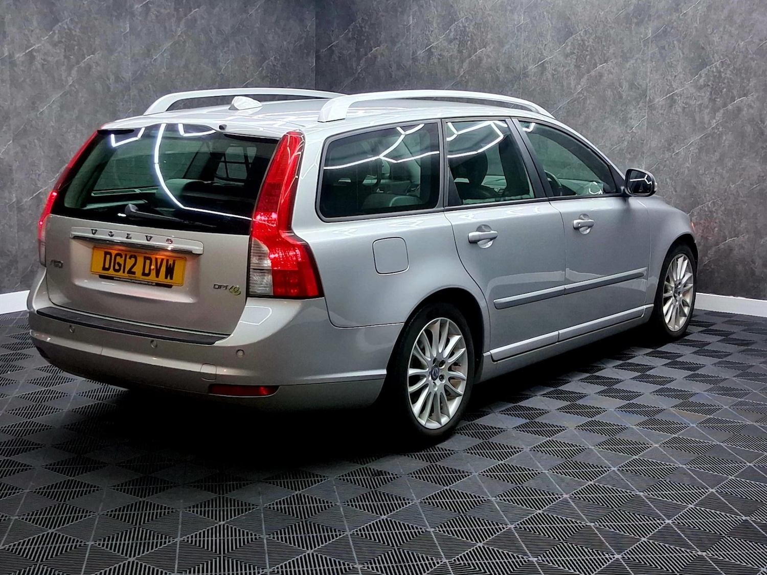 Used Volvo V50 2012 for sale - 77393428: Photo 5