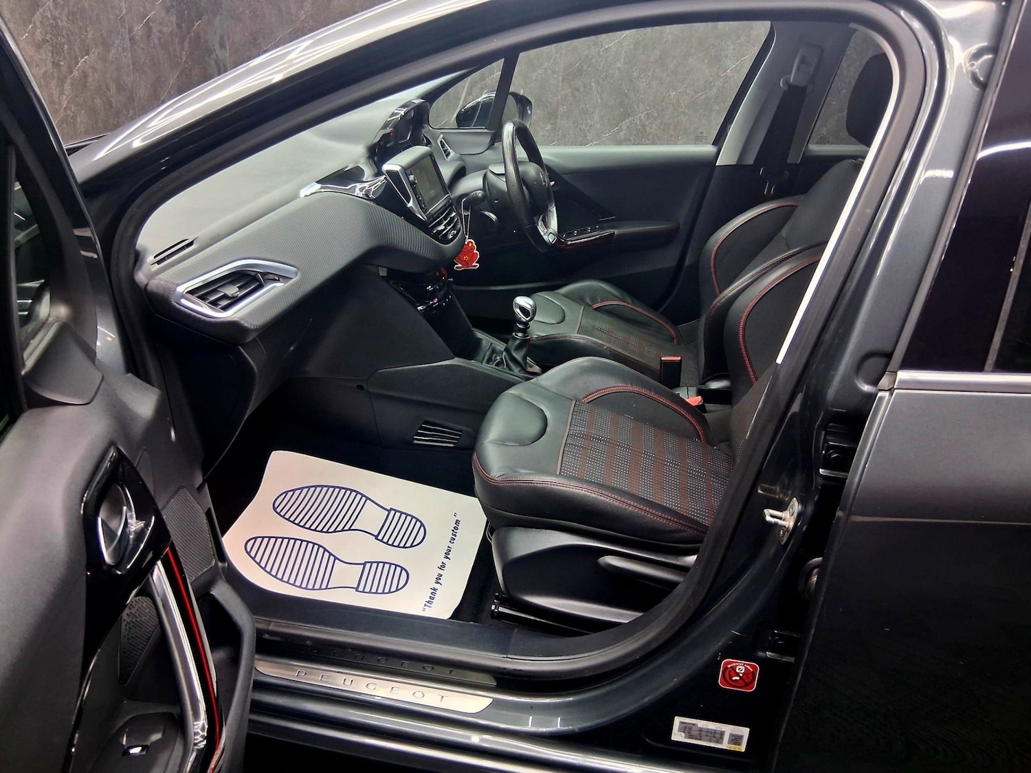 Used Peugeot 208 2015 for sale - 77694551: Photo 12