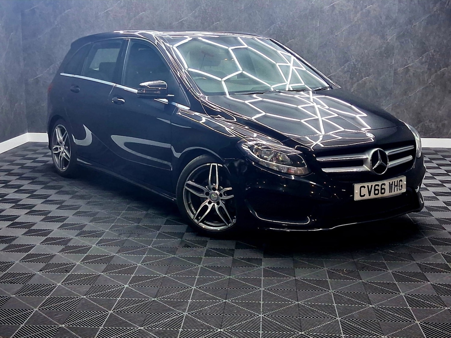 Used Mercedes-Benz B Class 2016 for sale - 77271954: Photo 1