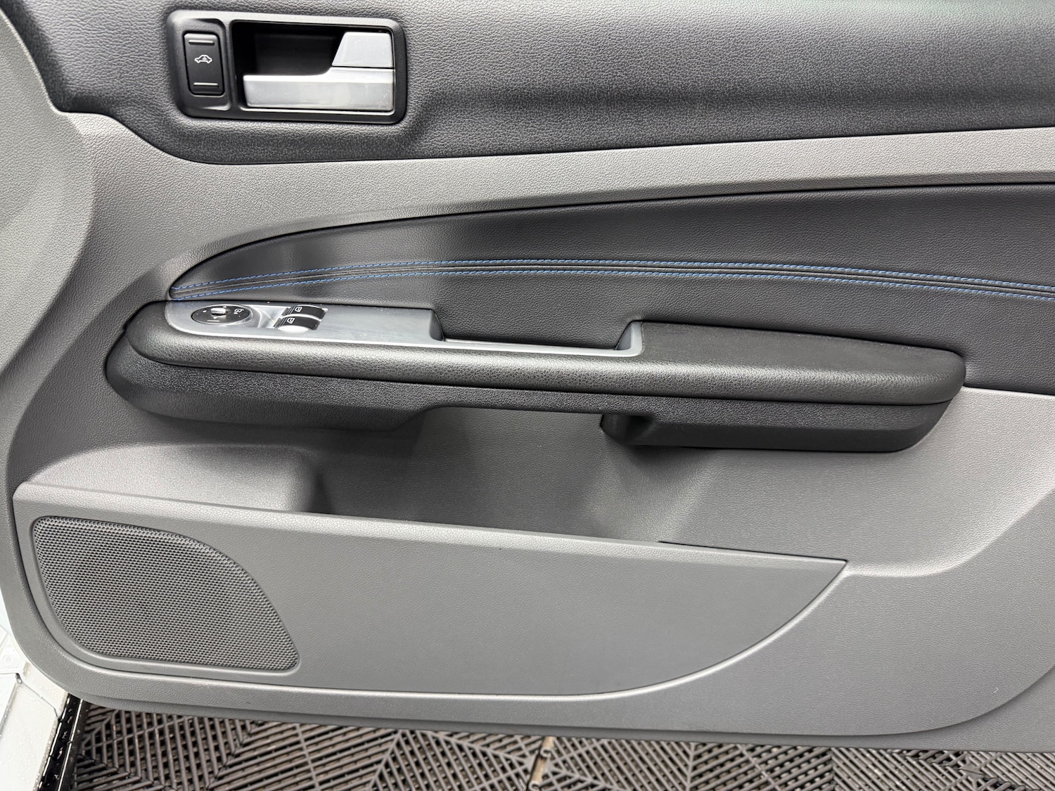 Used Ford Focus 2010 for sale - 77631022: Photo 12