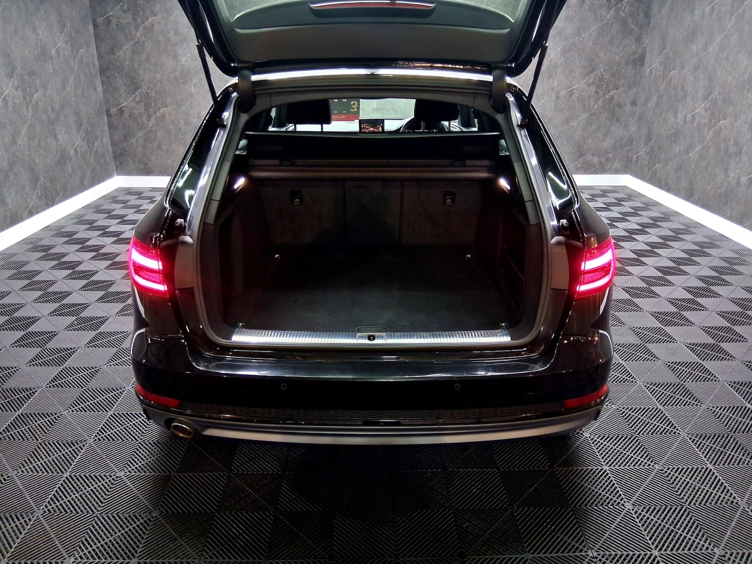 Used Audi A4 2017 for sale - 77141044: Photo 11