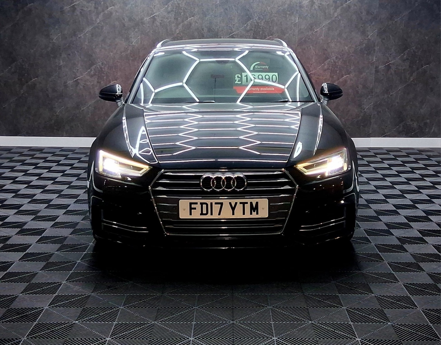 Used Audi A4 2017 for sale - 77141044: Photo 2