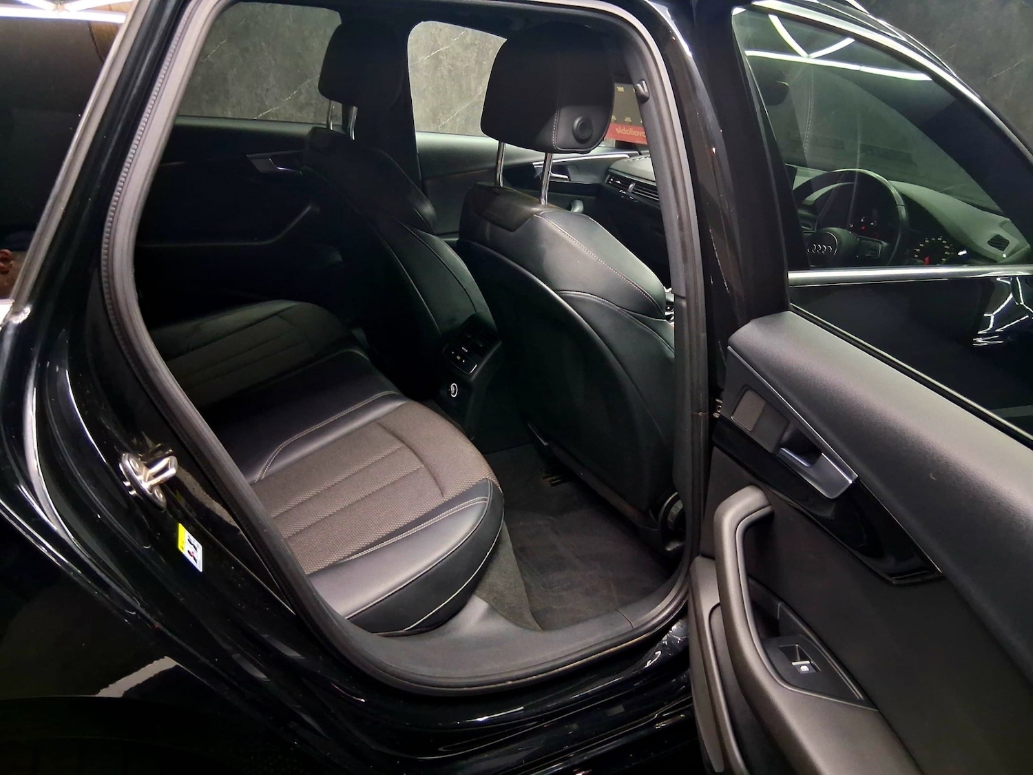 Used Audi A4 2017 for sale - 77141044: Photo 9