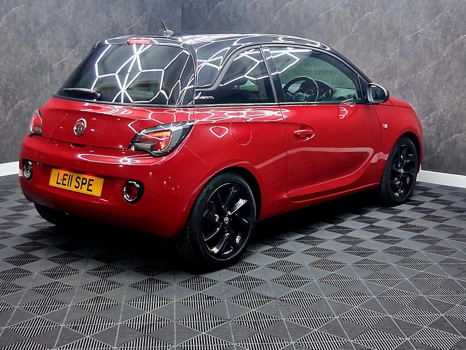 Used Vauxhall ADAM 2015 for sale - 77241975: Photo 2