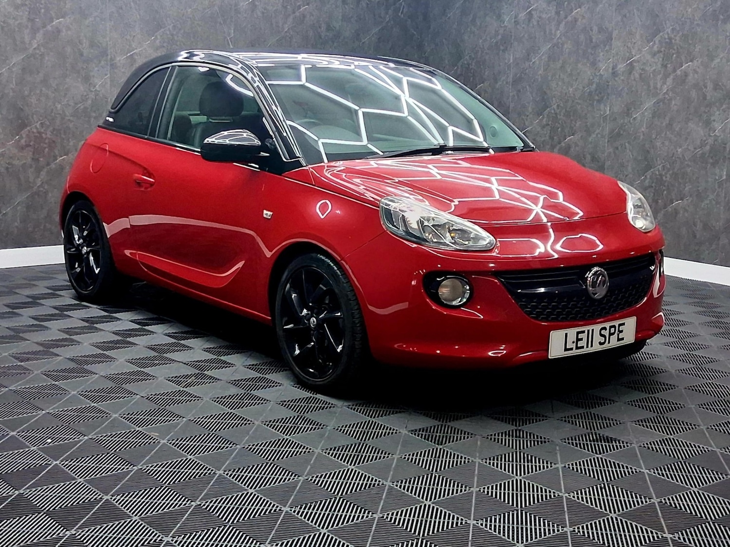 Used Vauxhall ADAM 2015 for sale - 77241975: Photo 3