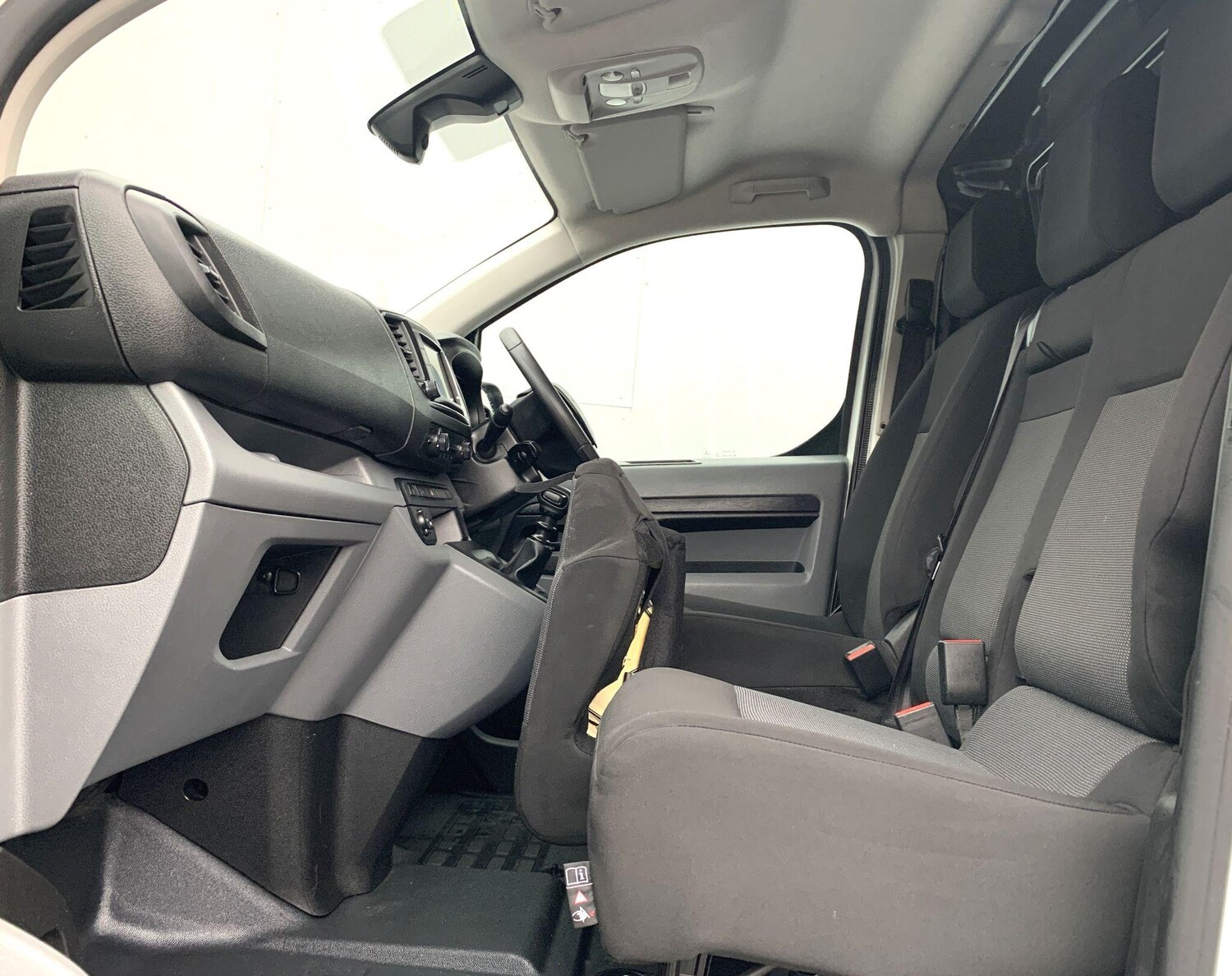 Used Peugeot Expert 2022 for sale - 76512383: Photo 9