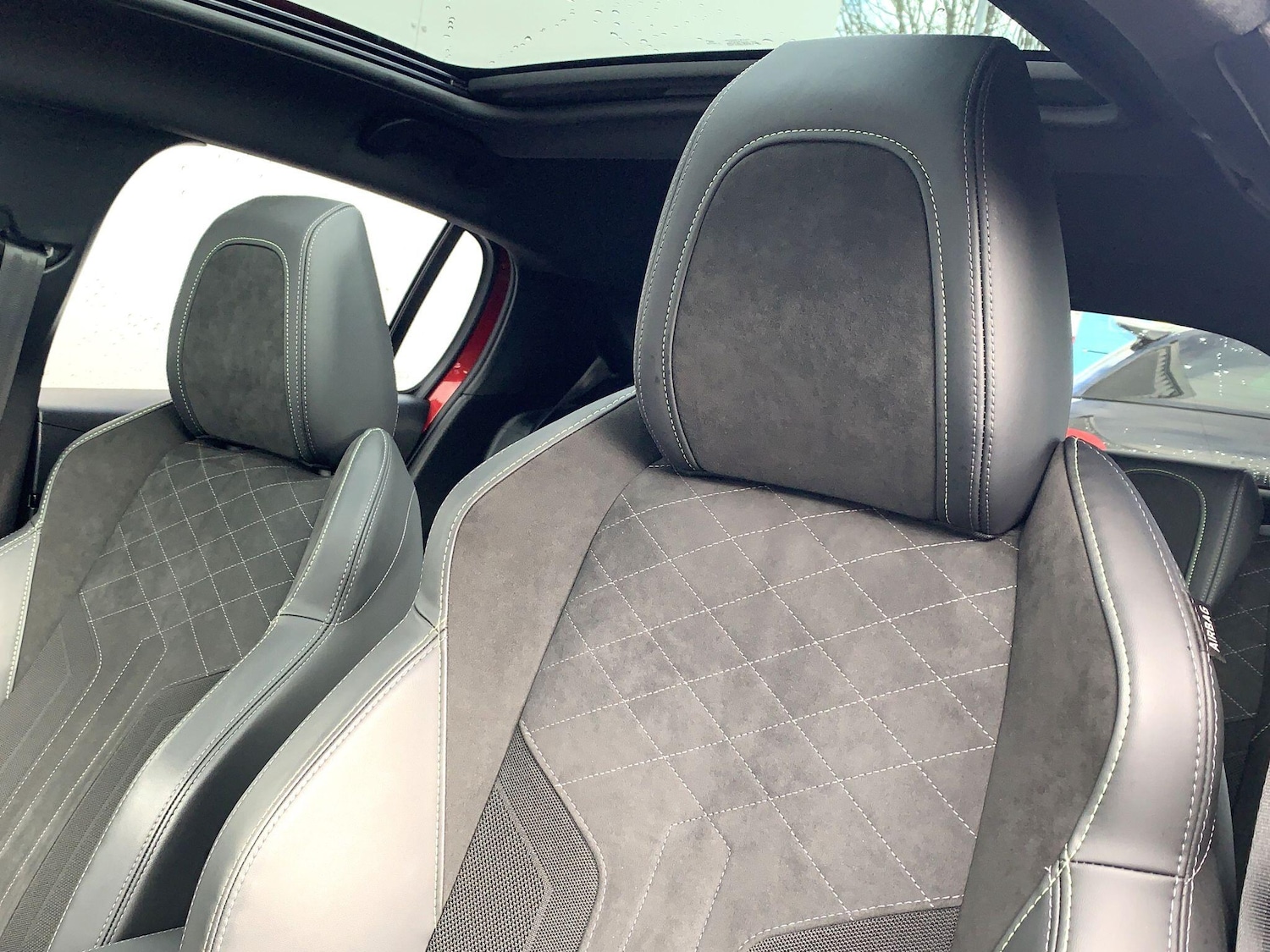 Used Peugeot E-208 2022 for sale - 77523629: Photo 13