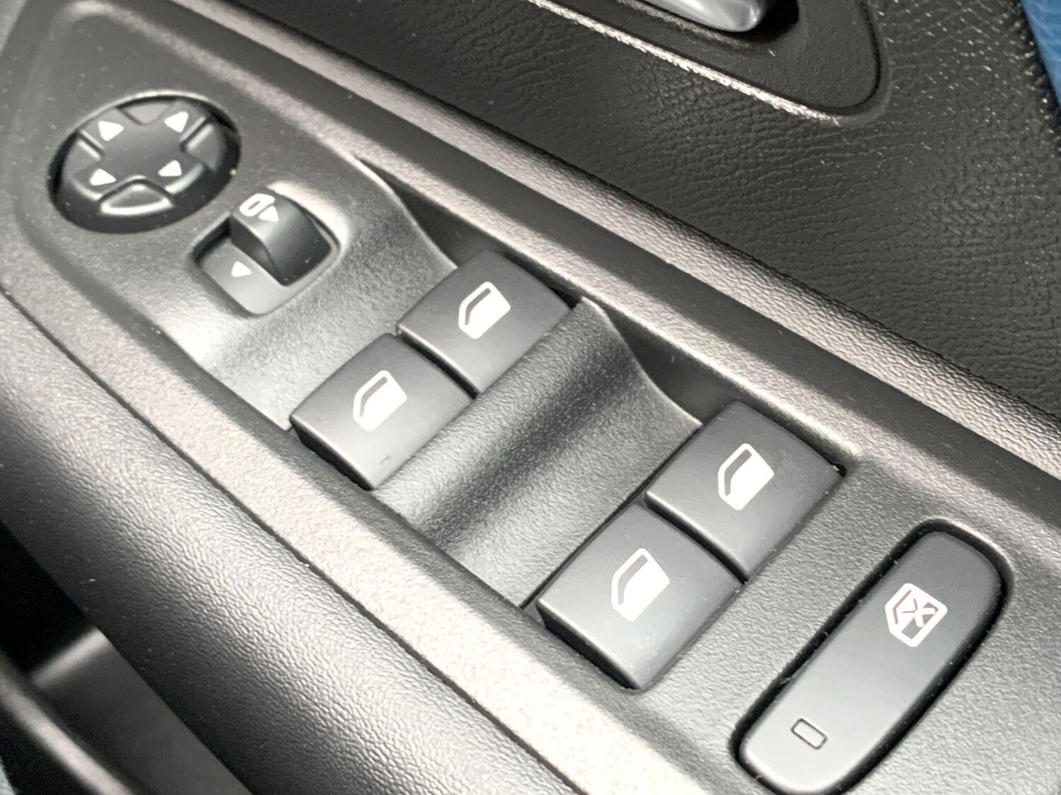 Used Citroen e-C4 2022 for sale - 77510708: Photo 41