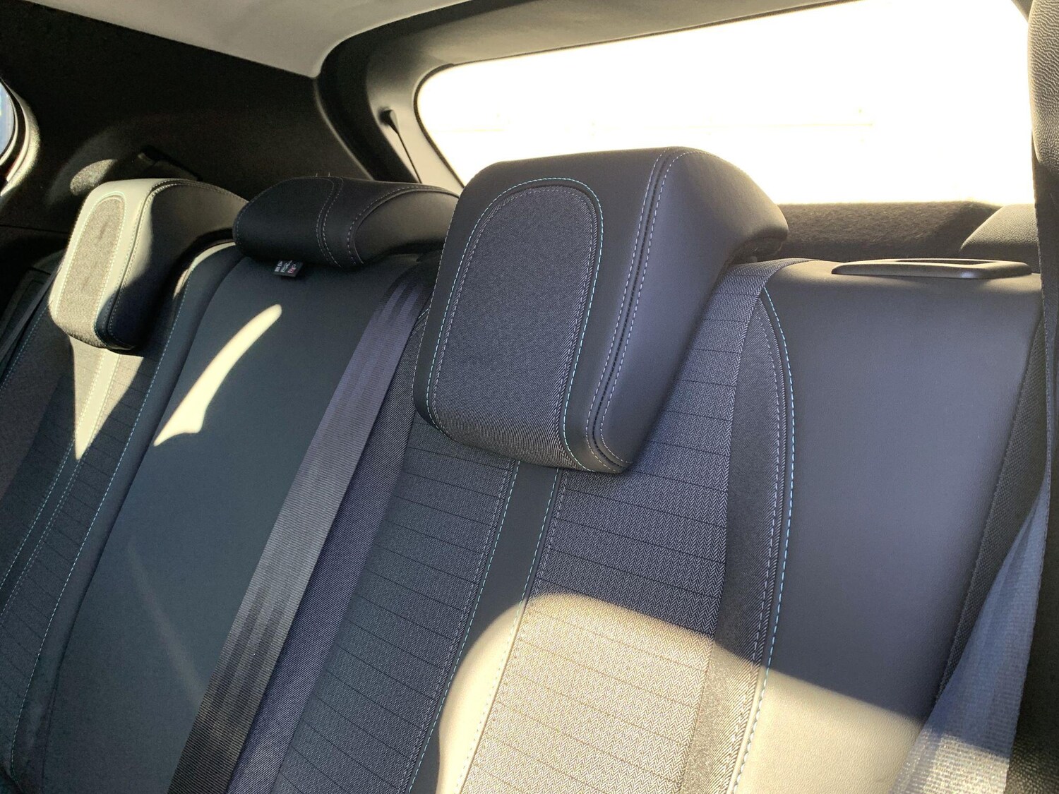 Used Peugeot E-2008 2021 for sale - 76550770: Photo 35